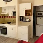 L\'Arche En Rez De Jardin De Villa A Toulon