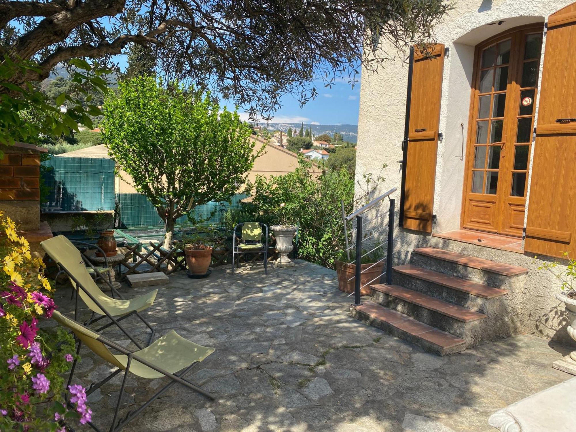 L'arche En Rez De Jardin De A